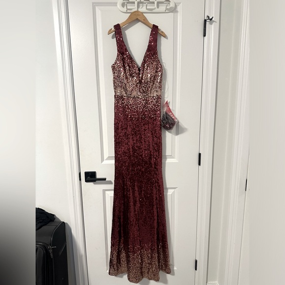 Brand new!! Prom/ Fancy Red Dress or Gown - Picture 1 of 2